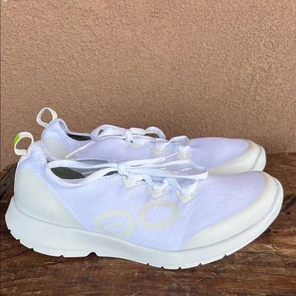 OOFOS OOMG sport LS Women's White Sneakers - Picture 1 of 10